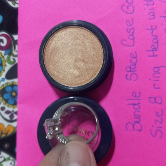 Bundle sparkly heart ring [new]and space case gold eyeshadow from ispy - Picture 3 of 5